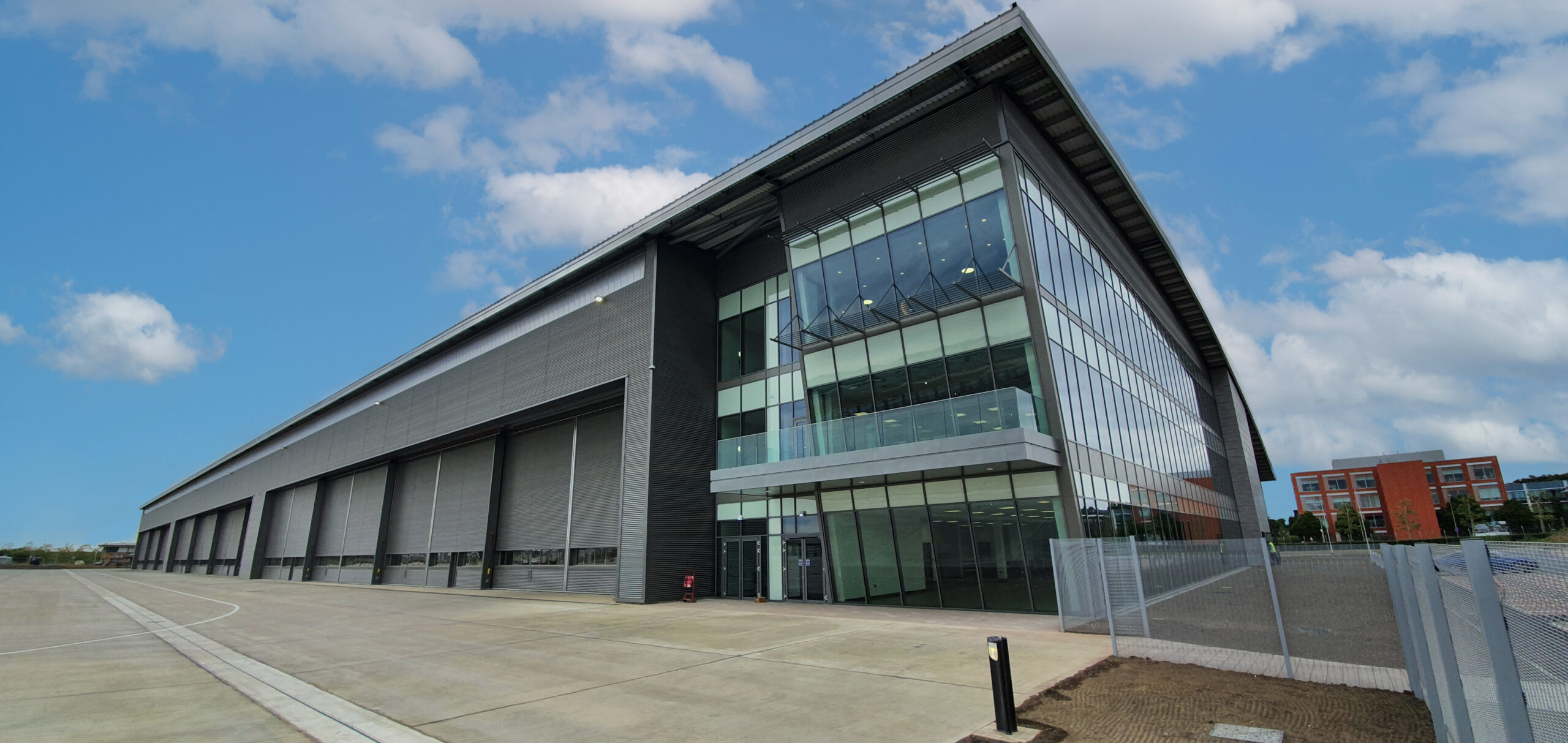 KAM – Gulfstream Farnborough Airport – Projects 03 – Sky Replacement