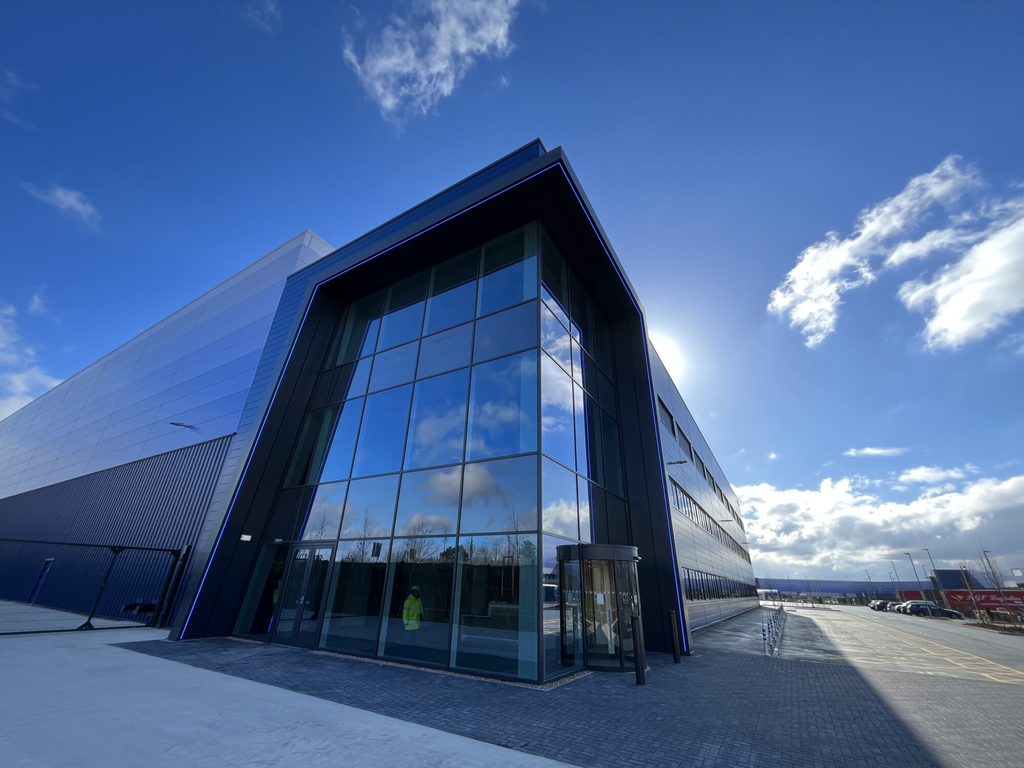 KAM - Magna Park South - Projects 02